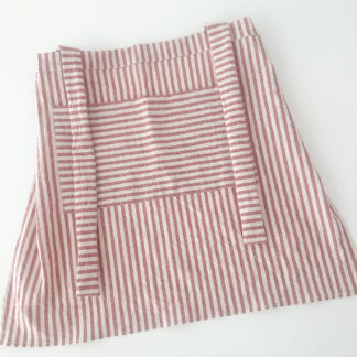 Delantal a rayas tinto con bolsillo