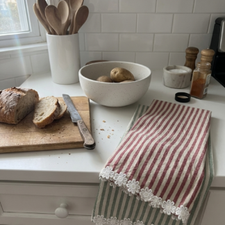 Repasadores a rayas con puntilla